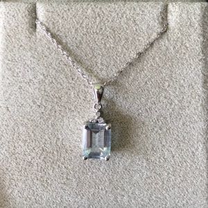 NWT 2.10 Ct Aquamarine necklace w/ diamond accents